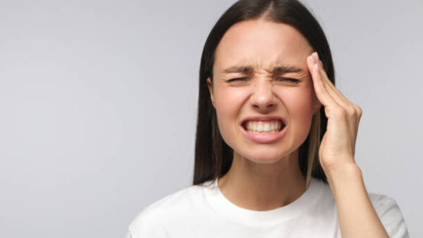 歯の喰いしばりを徹底解説！原因や、その特徴や症状。マッサージ・鍼灸で根本解消へ！