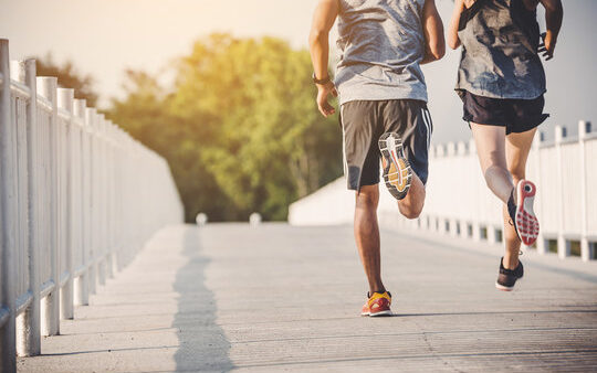 マラソン・長距離ランナーに多いケガと、関係する筋肉を解説。