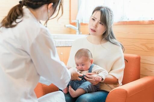 産後はなぜ腰が痛みやすいのか？その原因と対策を紹介。