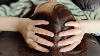 顔のたるみは「頭」からも始まっている？頭皮と表情筋の深い関係